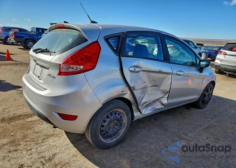 2013 Ford Fiesta Se z USA, uszkodzony, nr VIN 3FADP4EJ1DM198697